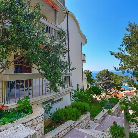 4 شقة Baška Voda