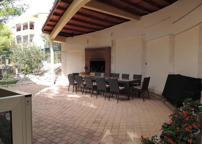 4 * Baška Voda